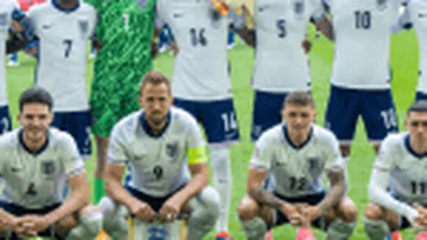 广东足球豪夺三连胜，晋级八强！